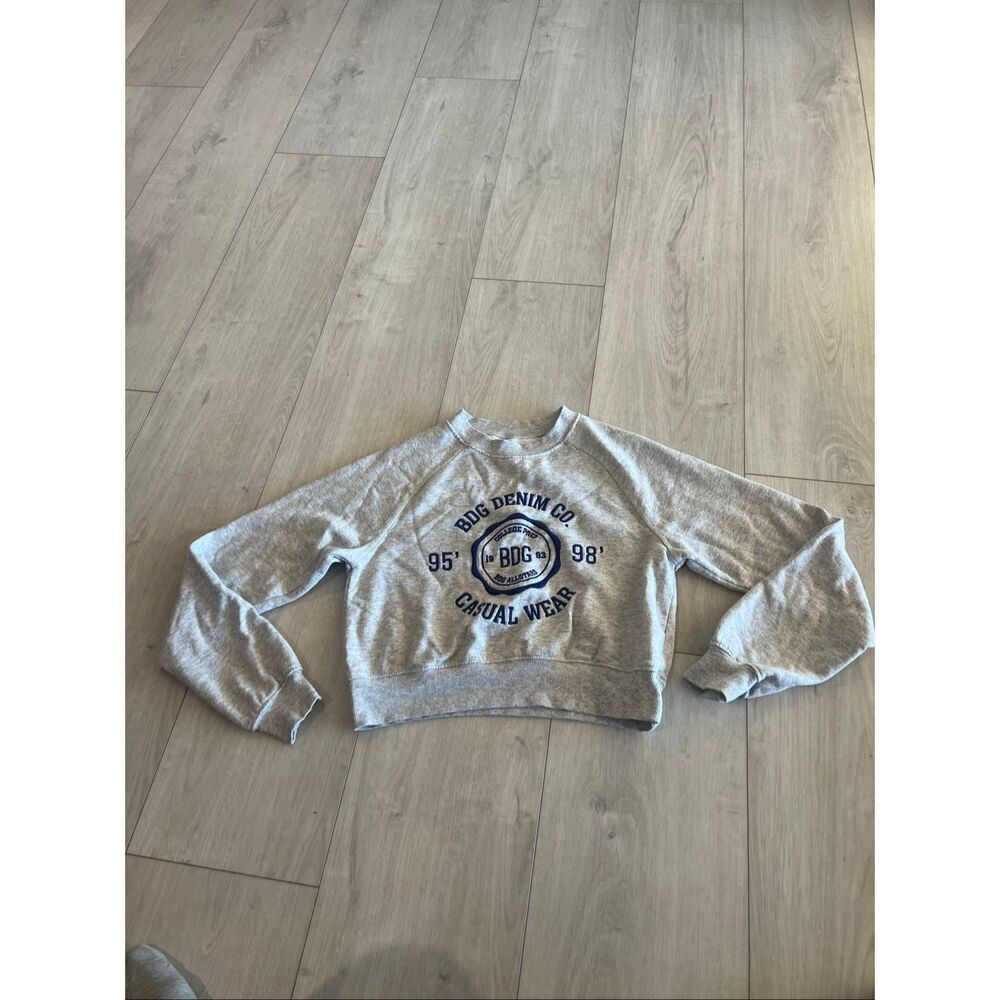 BDG Urban Outfitters women’s crop sweater size m
